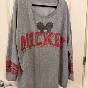 ❌SOLD❌ Official Disney Parks Mickey Mouse pullover 🐭